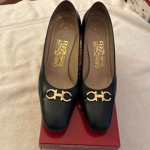 Vintage Salvatore Ferragamo Navy (Francesca)